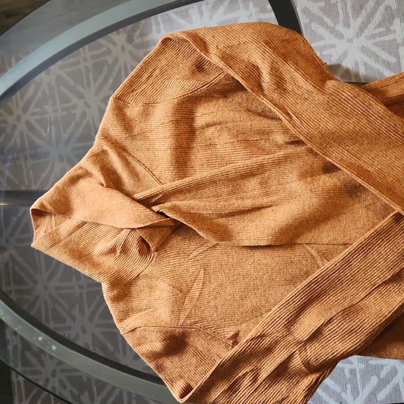 NEW-GABBY ISABELLA SWEATER - Picture 5 of 5